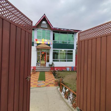 Hotel New Heaven Canal Srinagar  Exterior photo