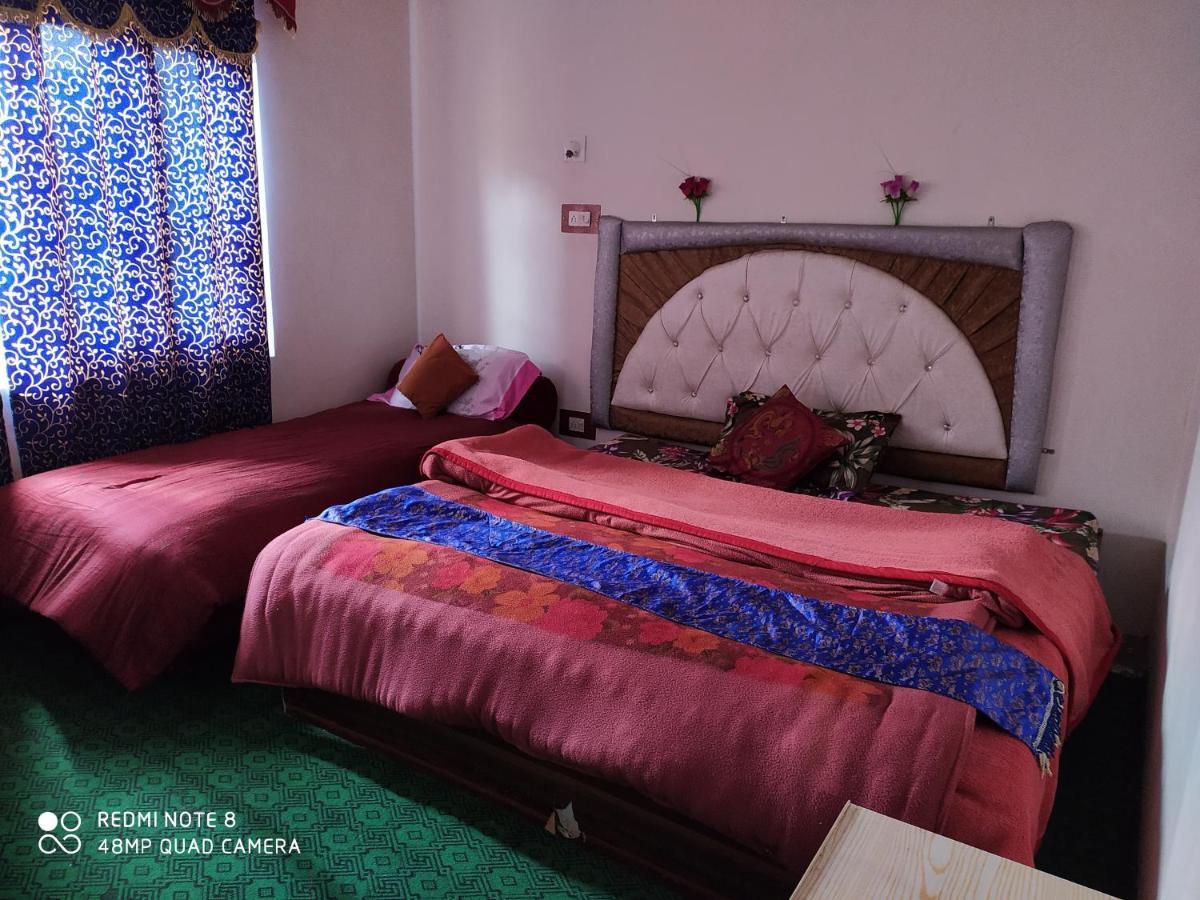 Hotel New Heaven Canal Srinagar  Exterior photo