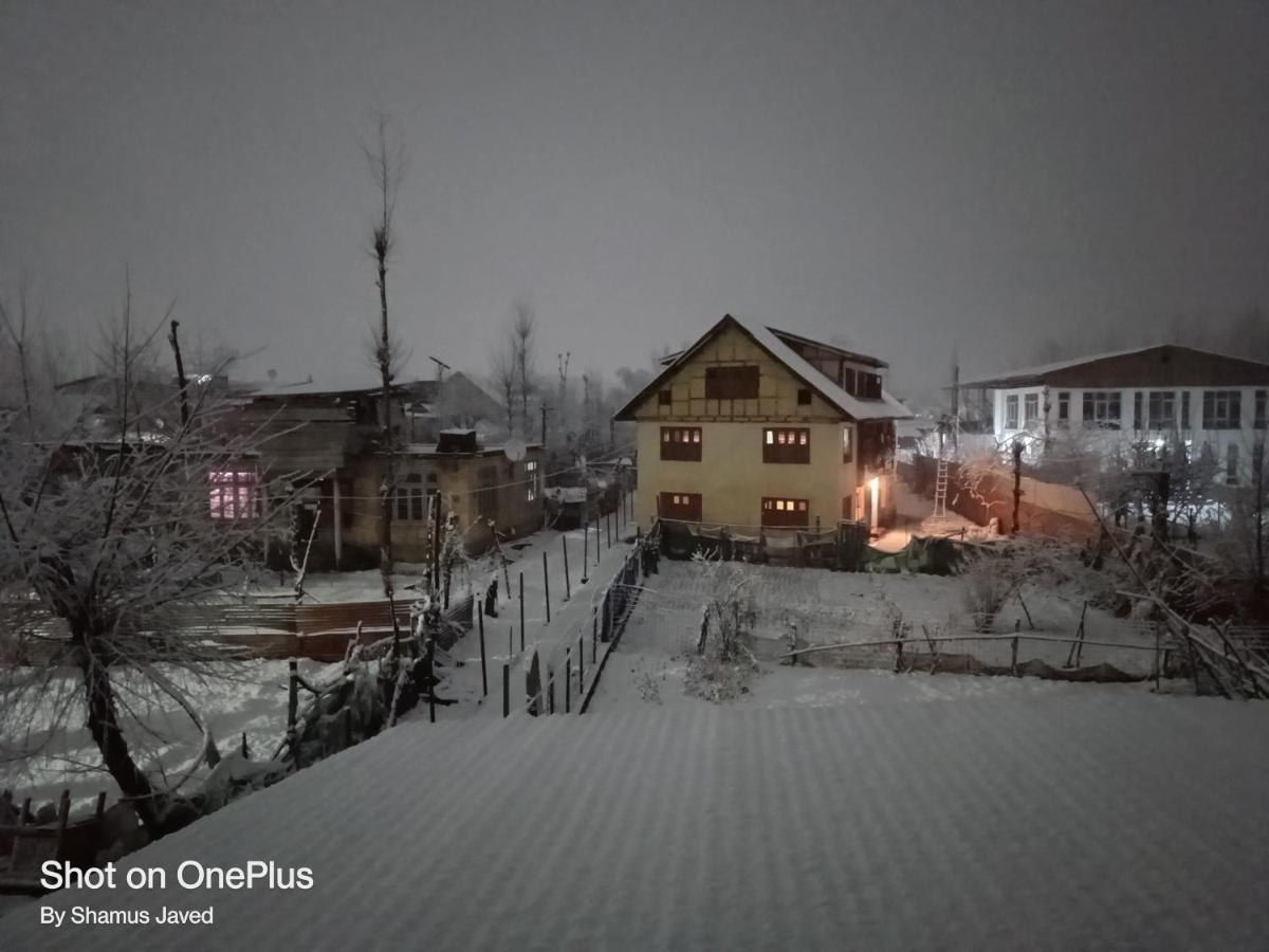 Hotel New Heaven Canal Srinagar  Exterior photo