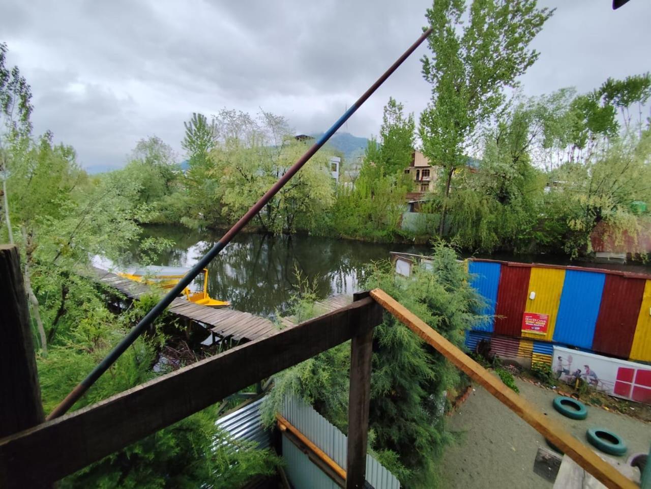 Hotel New Heaven Canal Srinagar  Exterior photo