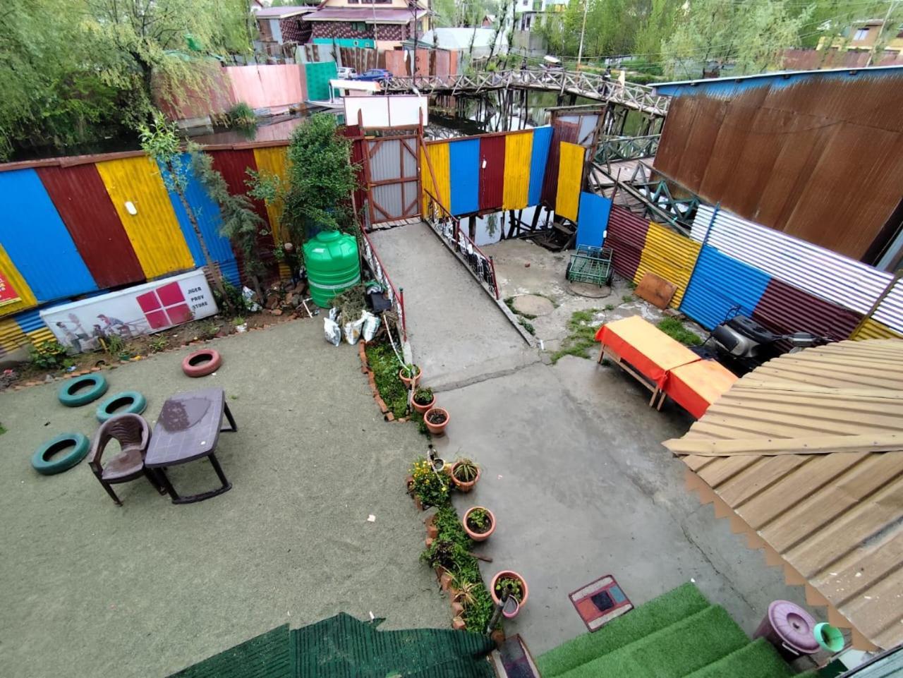 Hotel New Heaven Canal Srinagar  Exterior photo