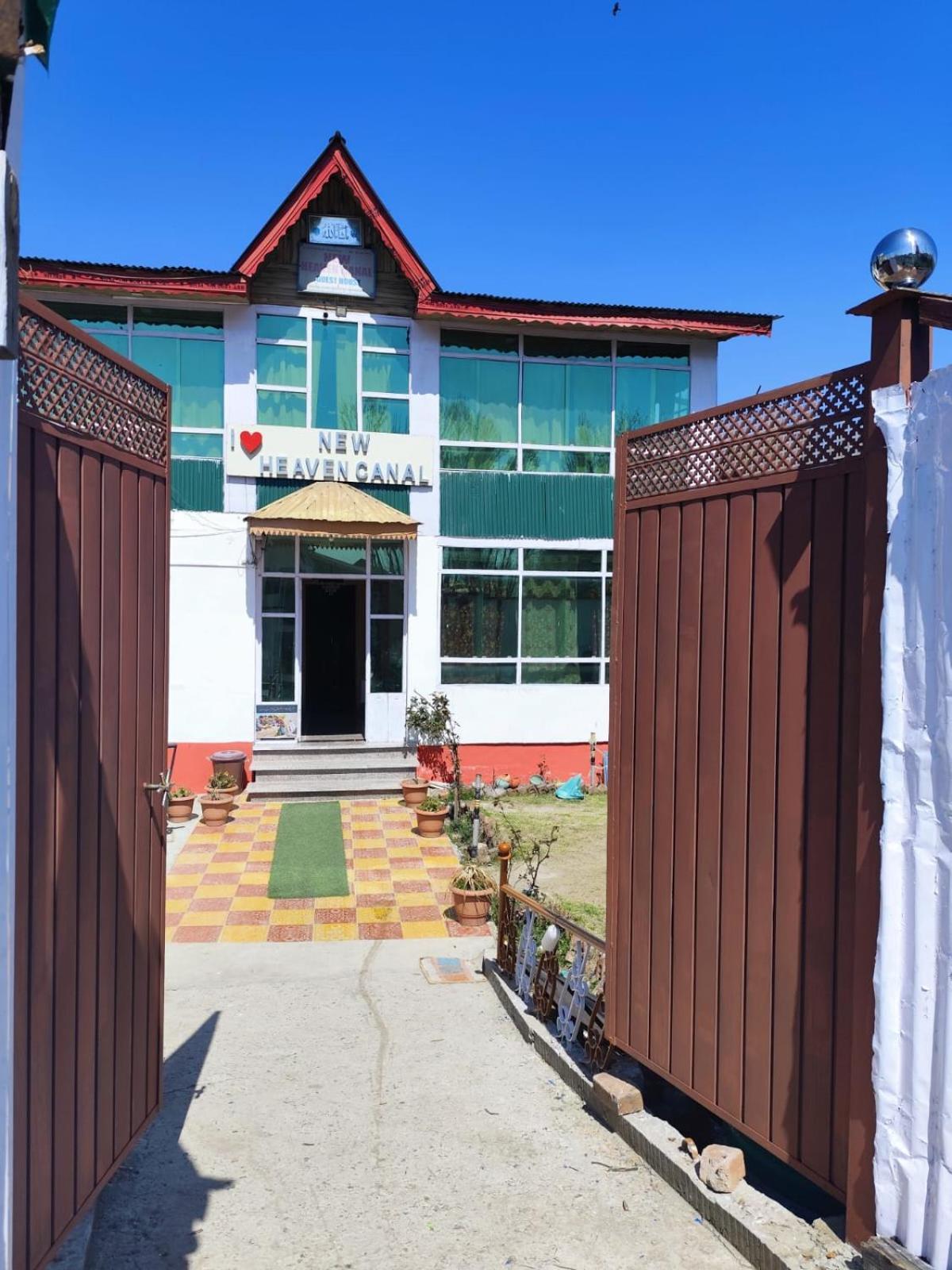 Hotel New Heaven Canal Srinagar  Exterior photo